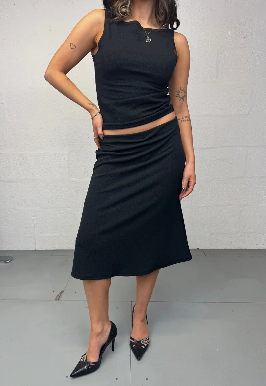 black slash neck top - Image 5