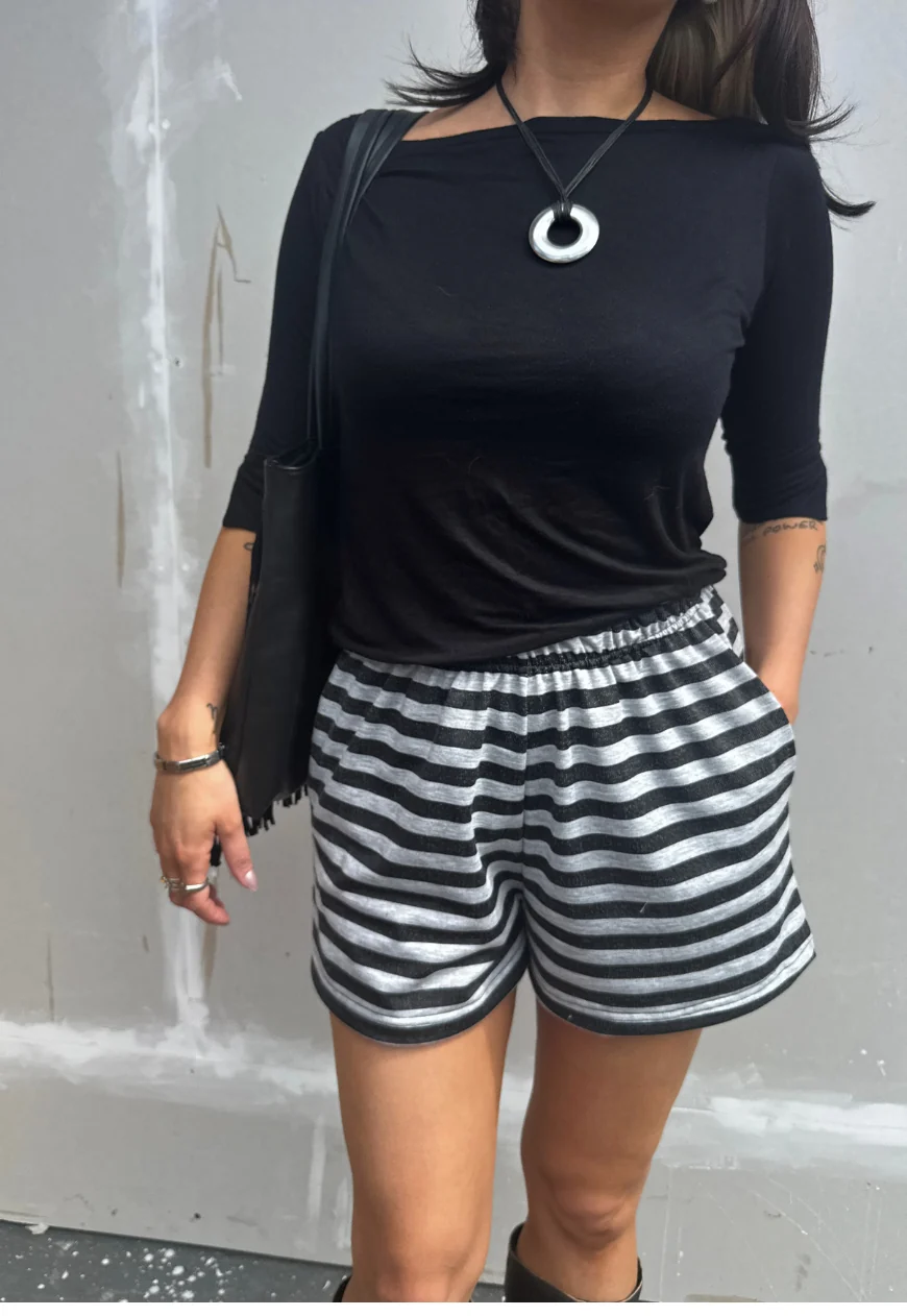 black split sleeve soft top - Image 4