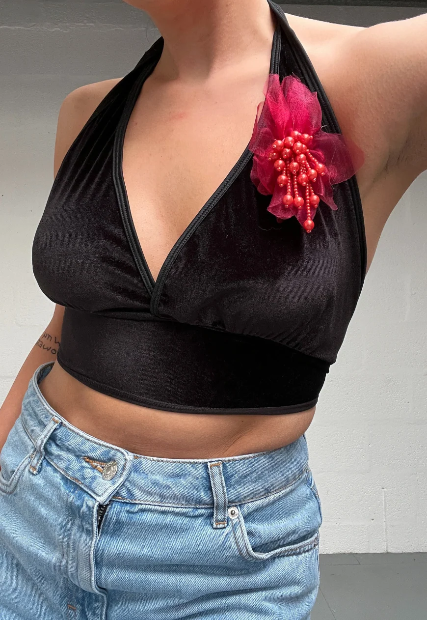 red beaded flower brooch - Image 3
