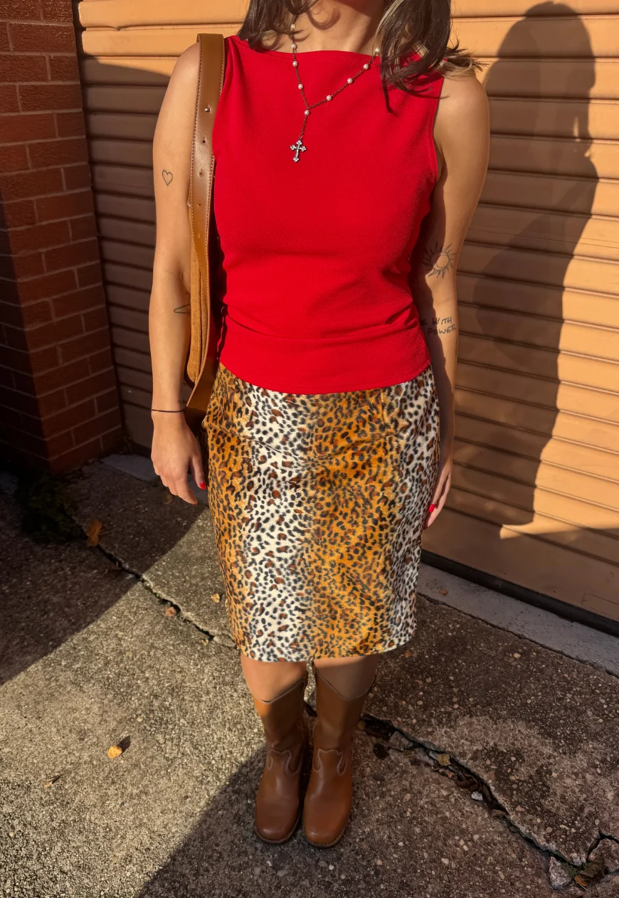 red slash neck top - Image 9